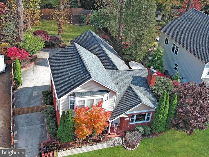 Property Photo:  2133 Grayson Place  VA 22043 