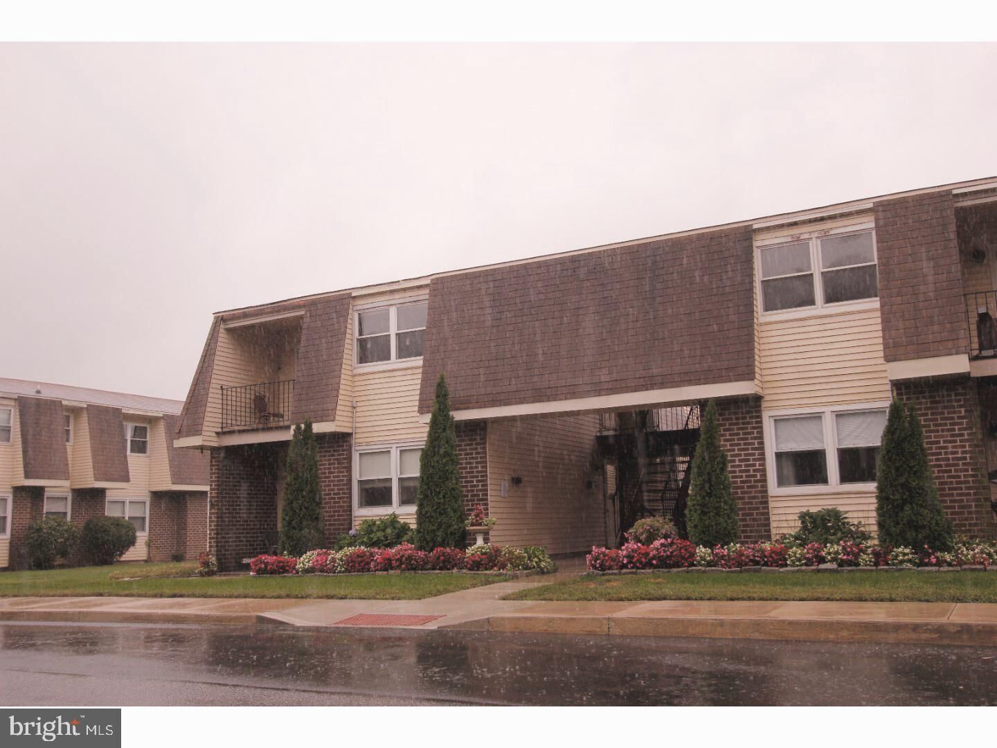 Property Photo:  11-6 Florence Tollgate Place  NJ 08518 