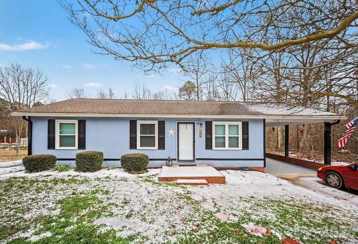 Property Photo:  202 Mauney Farm Road  NC 28021 