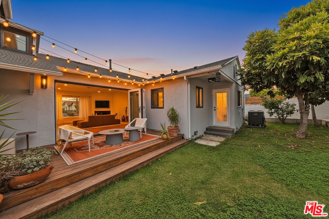 Property Photo:  885 Kincaid Ave  CA 90302 