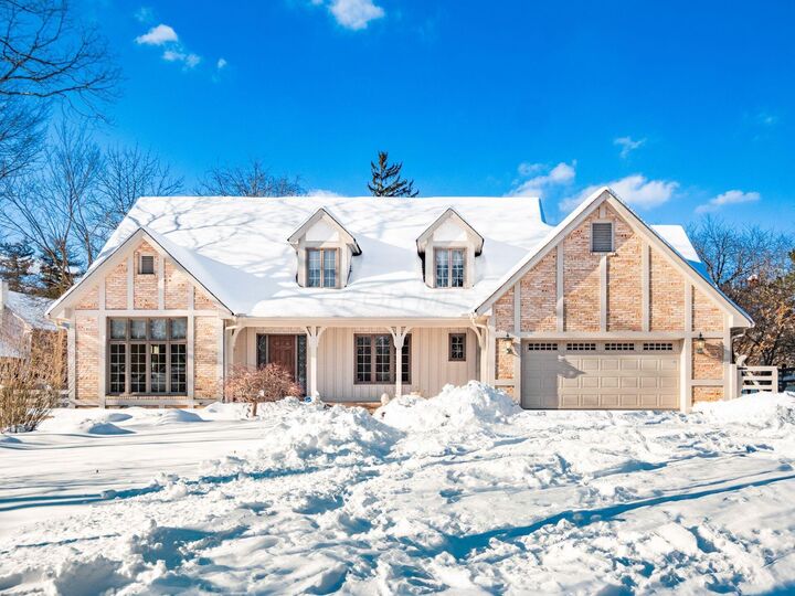 Property Photo:  812 Hard Road  OH 43235 