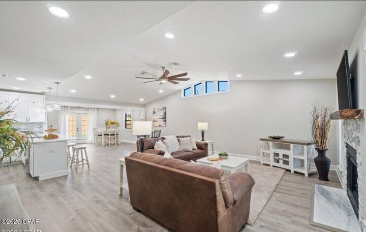 Property Photo:  708 Venetian Way  FL 32405 