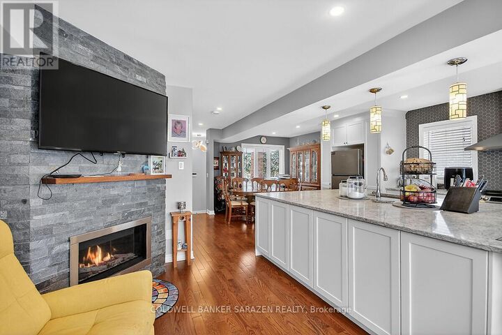 Property Photo:  43 Daventry Crescent  ON K2J 4N6 