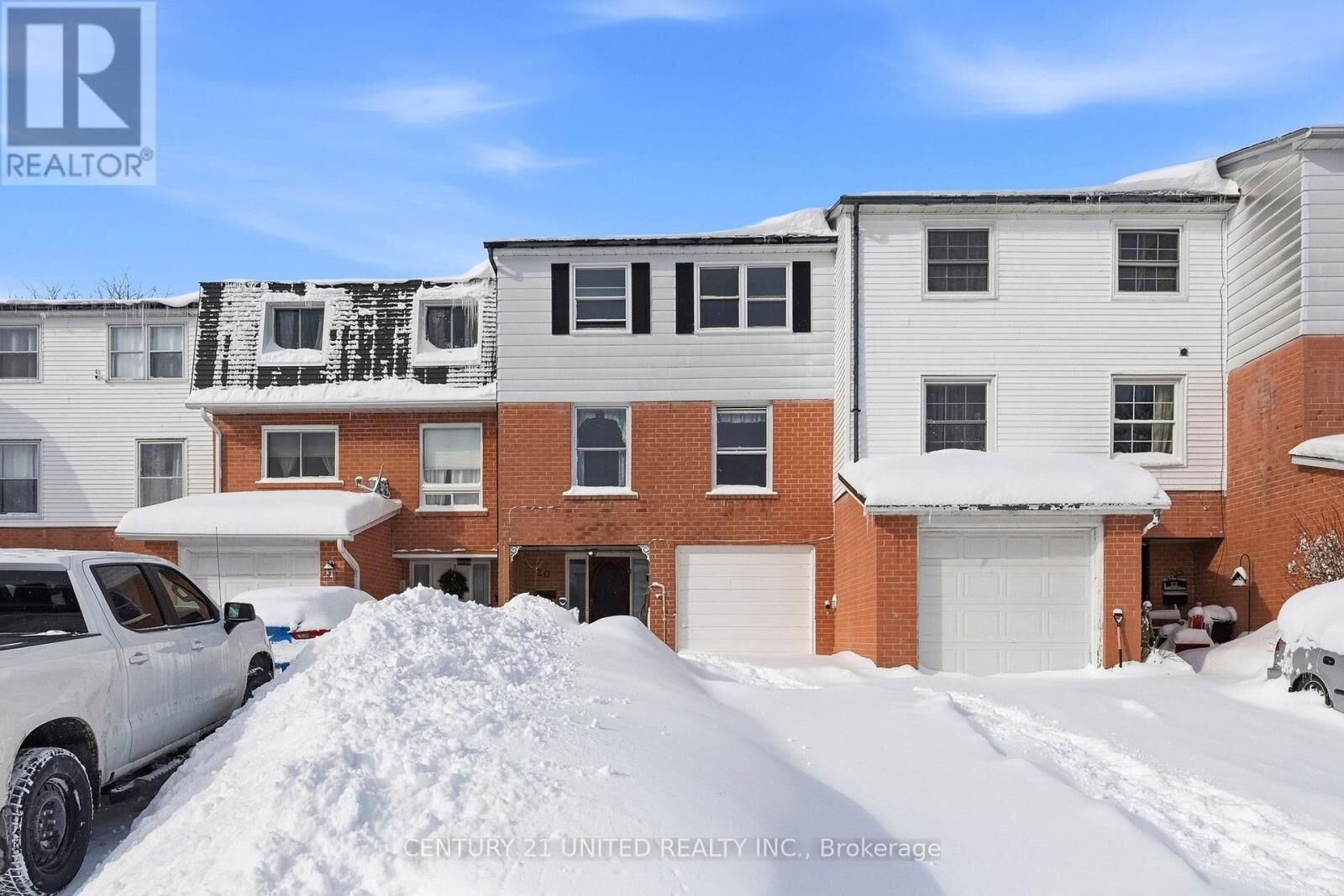 Property Photo:  20 Kelly Crescent  ON L1A 3Z5 