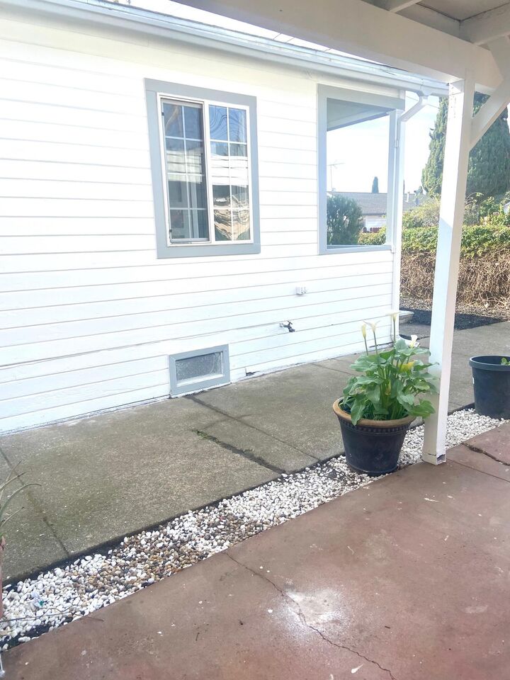 Property Photo:  24386 Thomas Ave  CA 94544 