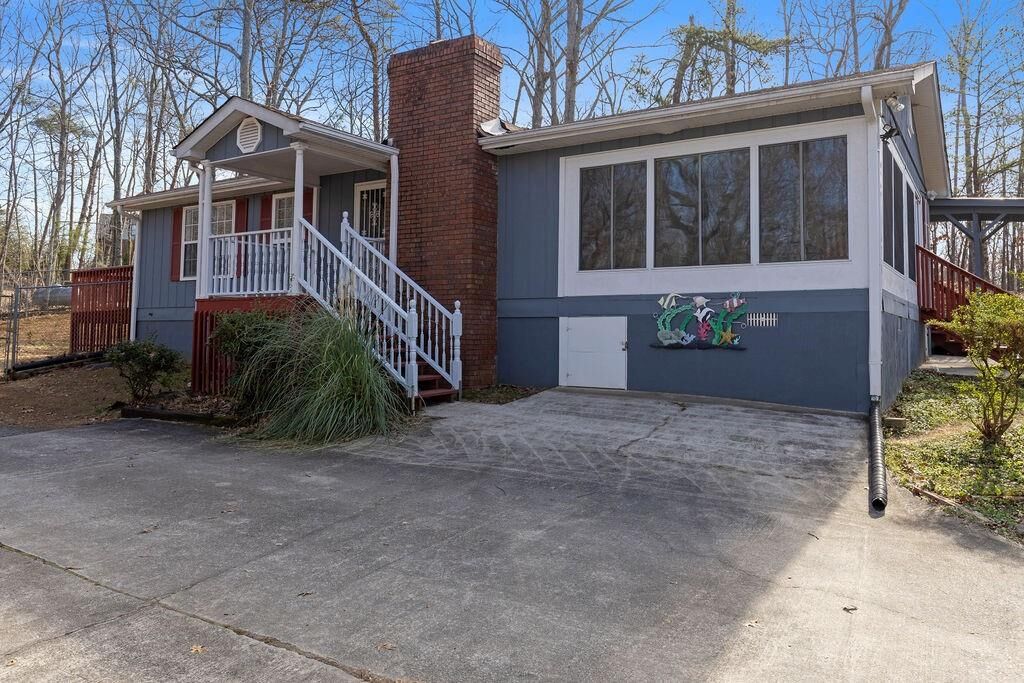 Property Photo:  6449 Paradise Point Road  GA 30542 