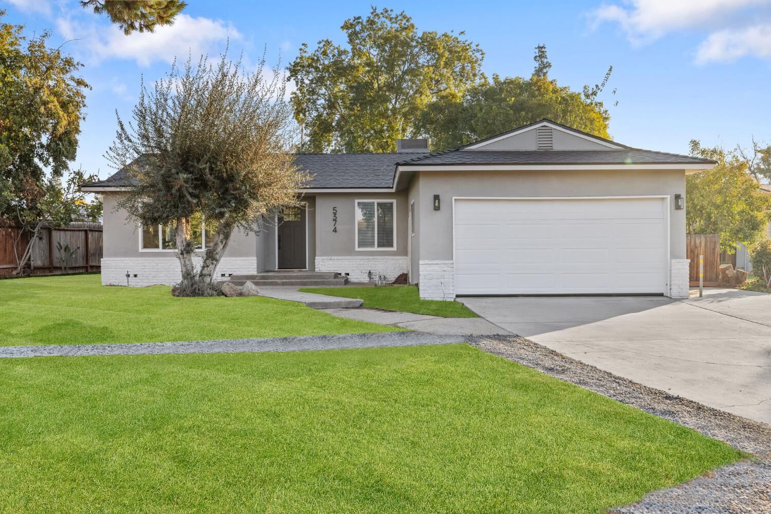 Property Photo:  5374 N Santa Fe Avenue  CA 93711 