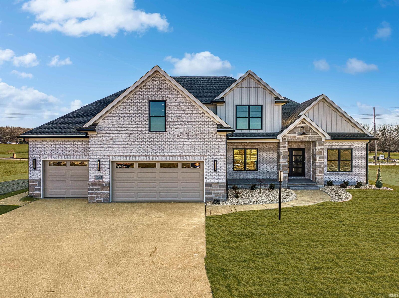 Property Photo:  2820 Lake Drive  IN 47630 