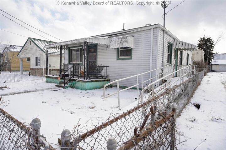 Property Photo:  2617 6th Avenue  WV 25387 