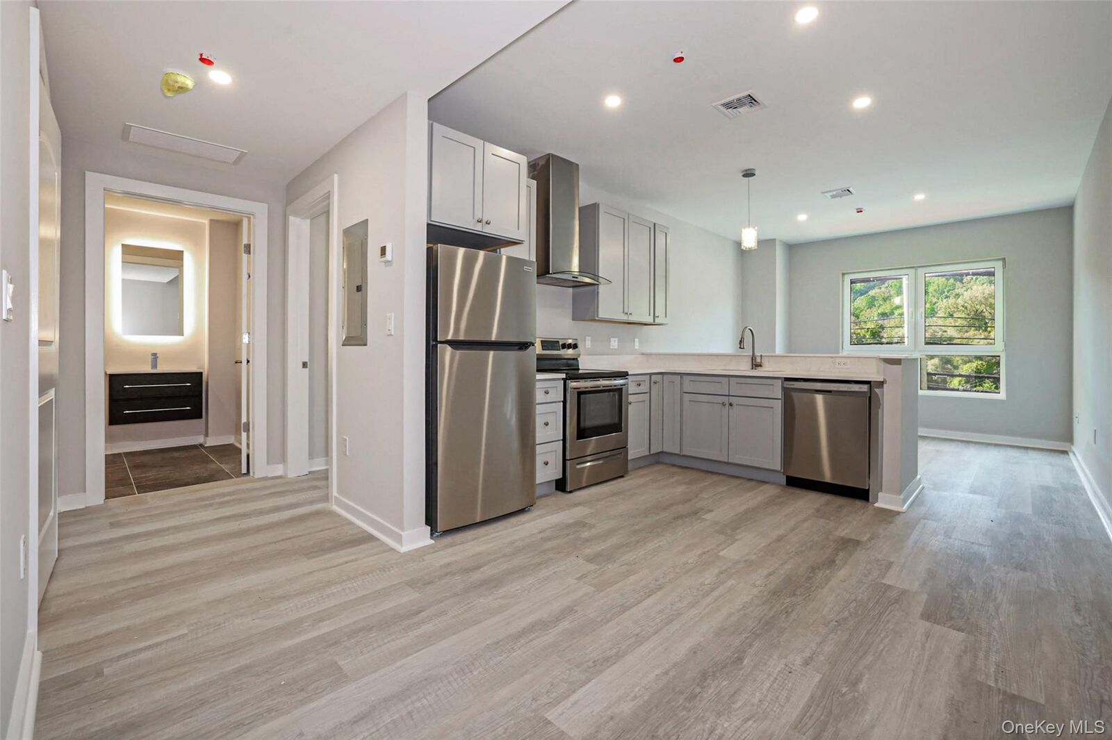 Property Photo:  500 Commerce Street 108  NY 10532 