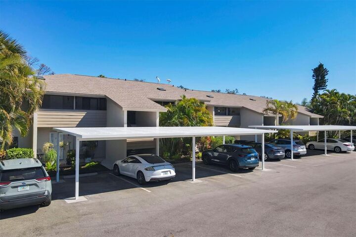 Property Photo:  3363 Cross Creek Drive 3363  FL 34231 