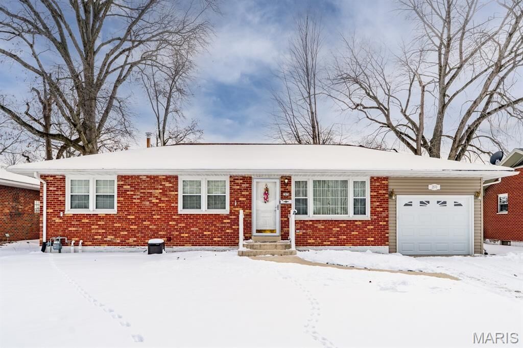 Property Photo:  2570 Boyle Avenue  IL 62040 