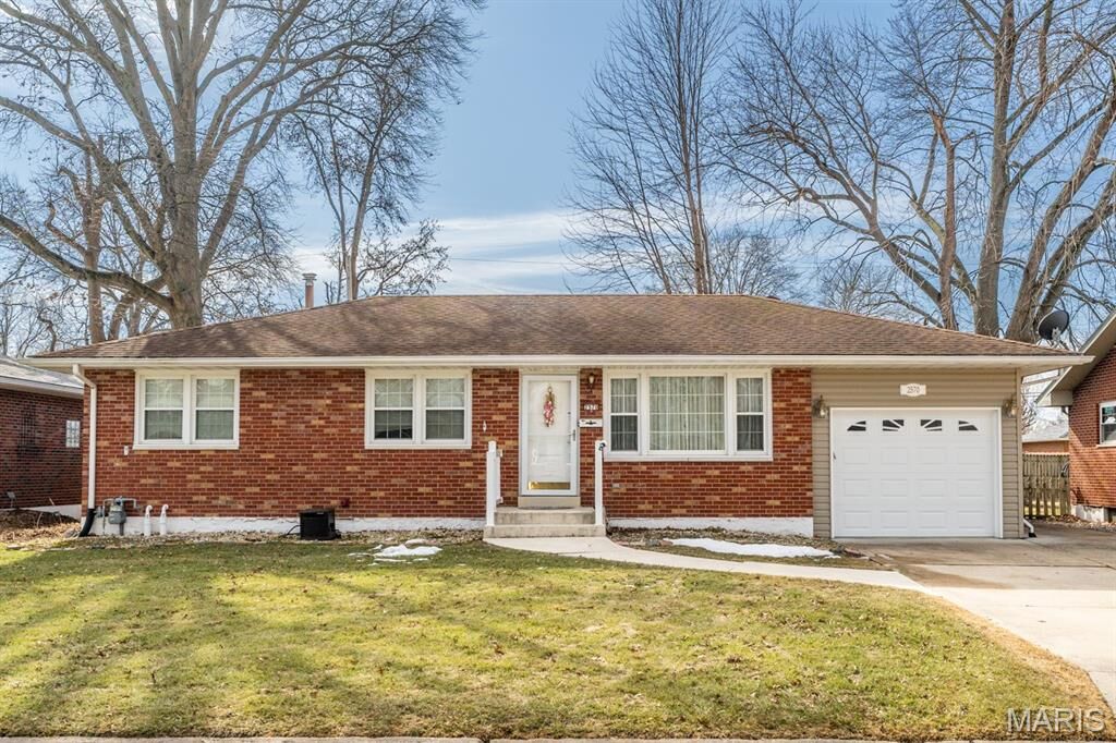 Property Photo:  2570 Boyle Avenue  IL 62040 