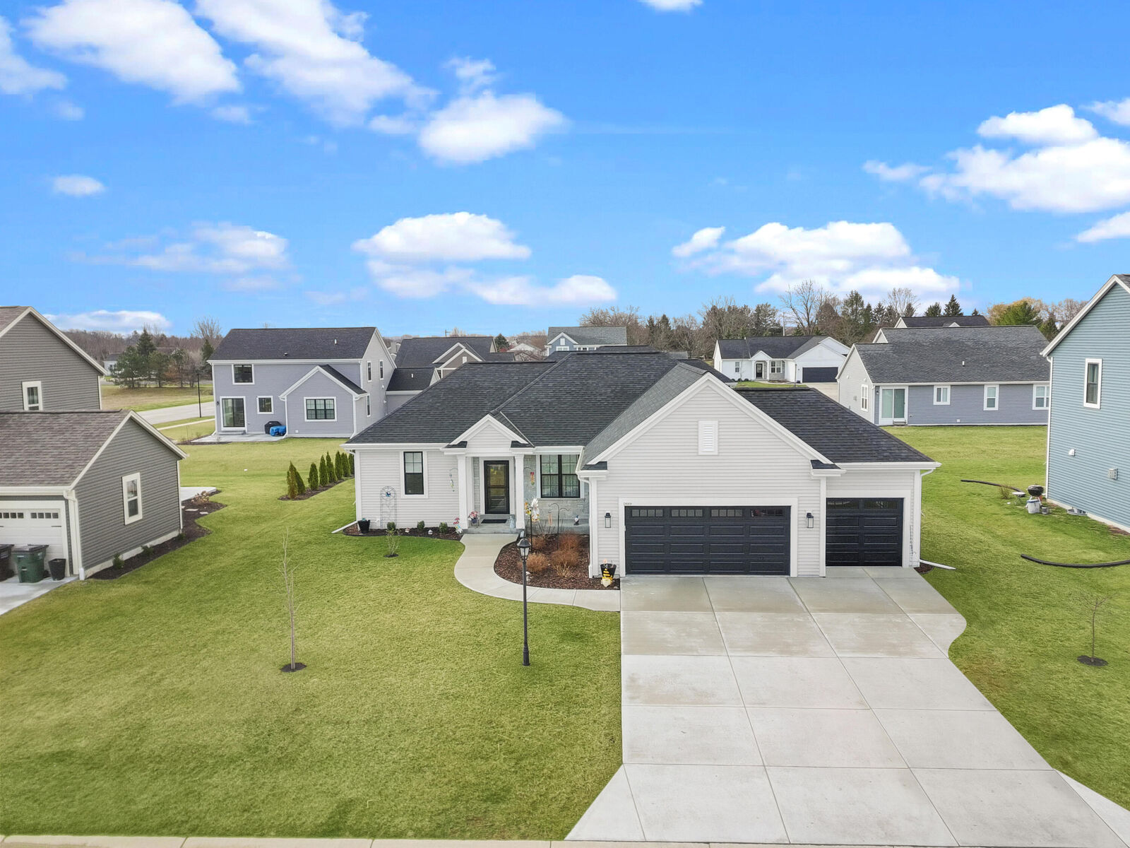 Property Photo: 2689 Mapleton Ave WI 53120