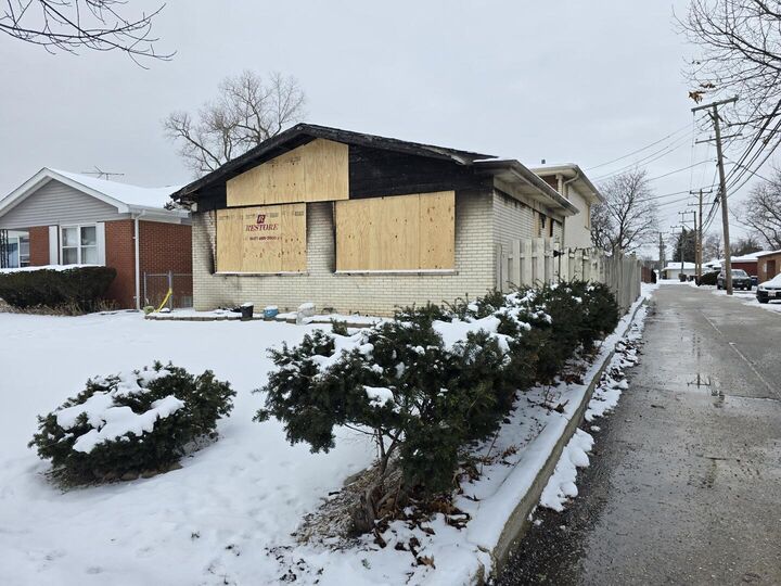 Property Photo: 7542 Kostner Avenue IL 60076