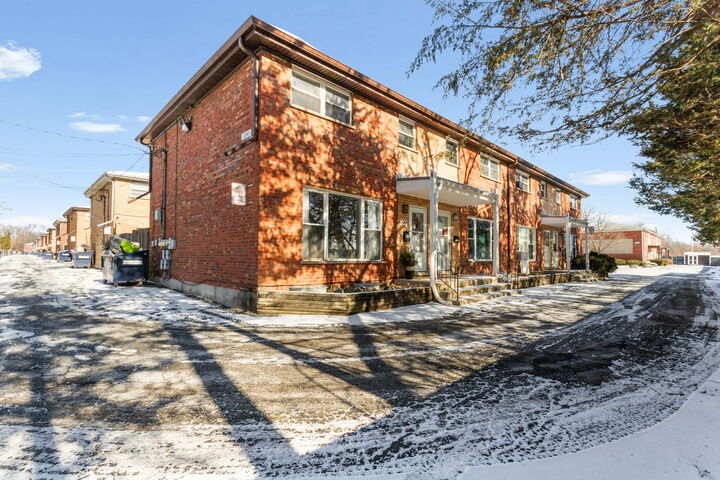 Property Photo:  200 Linn Court D  IL 60542 