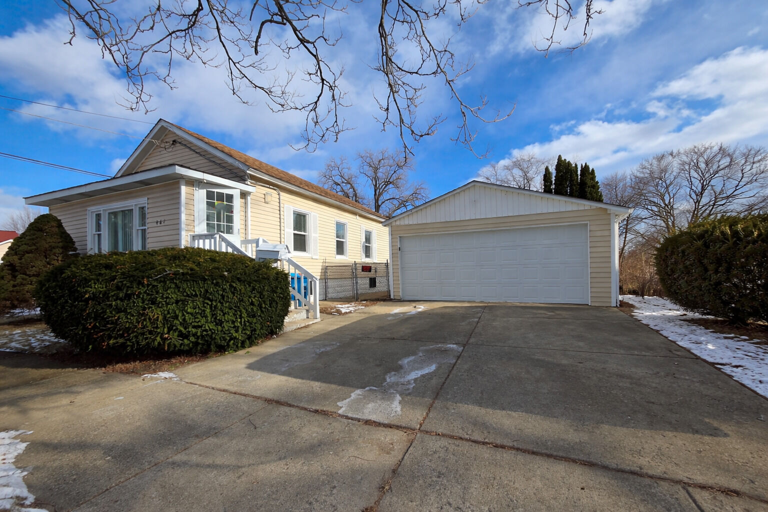 Property Photo:  461 Wood Street  IL 60505 