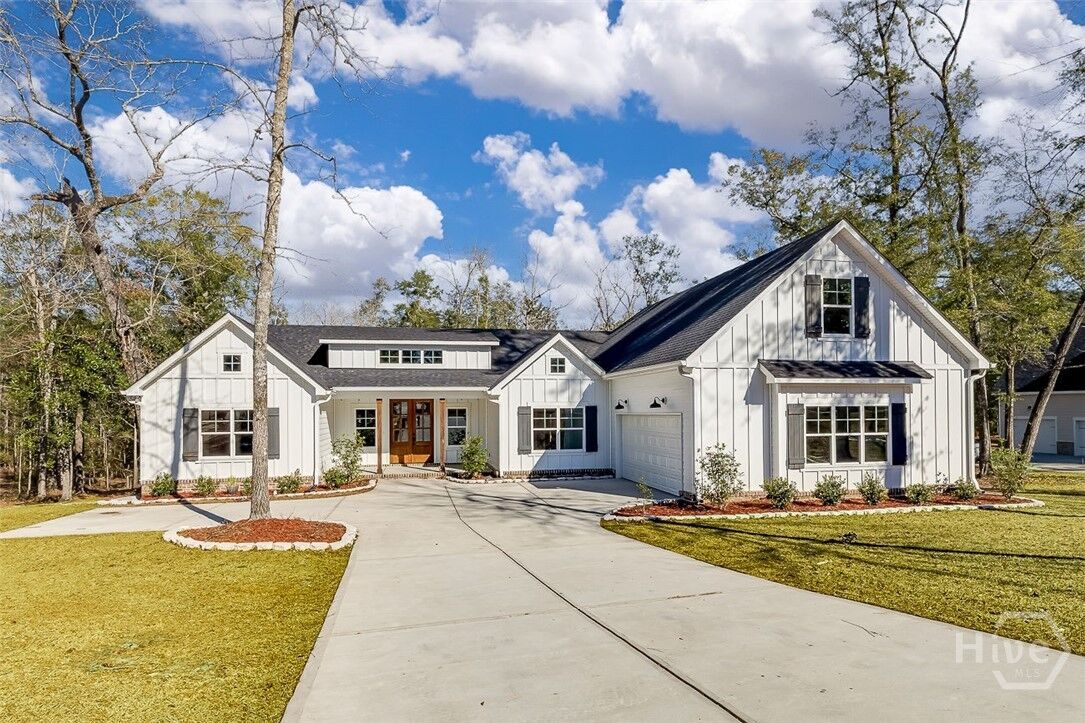 Property Photo:  156 Cubbedge Drive  GA 31326 