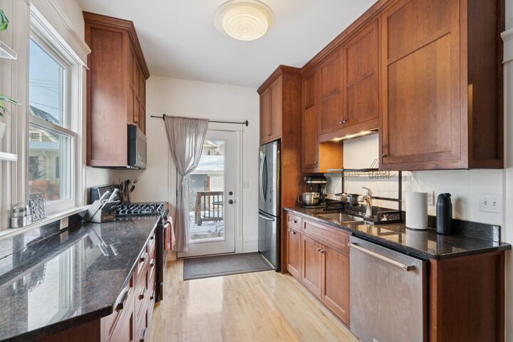 Property Photo:  2120 Emerson Avenue S  MN 55405 