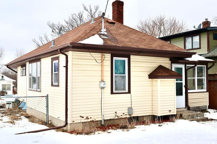 Property Photo:  3951 17th Avenue S  MN 55407 