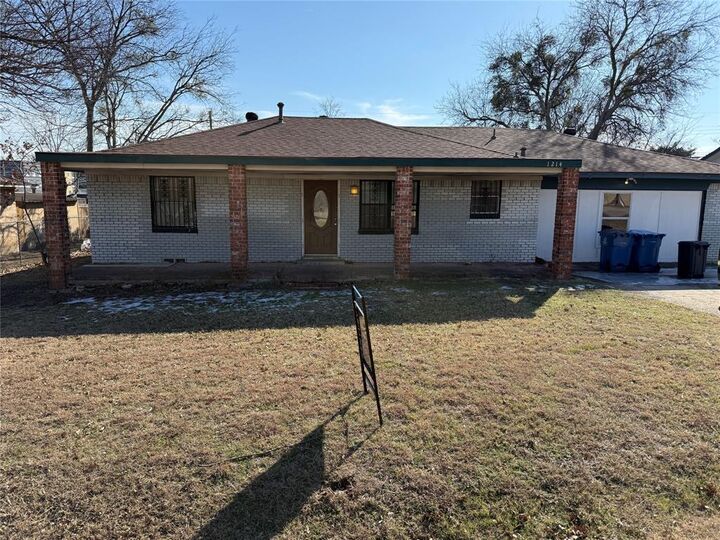 Property Photo: 1214 Wintergreen Court TX 75115