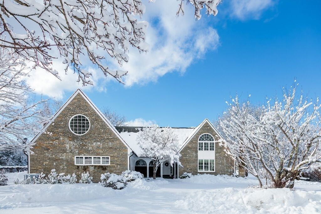 Property Photo: 1409 Monument St MA 01742