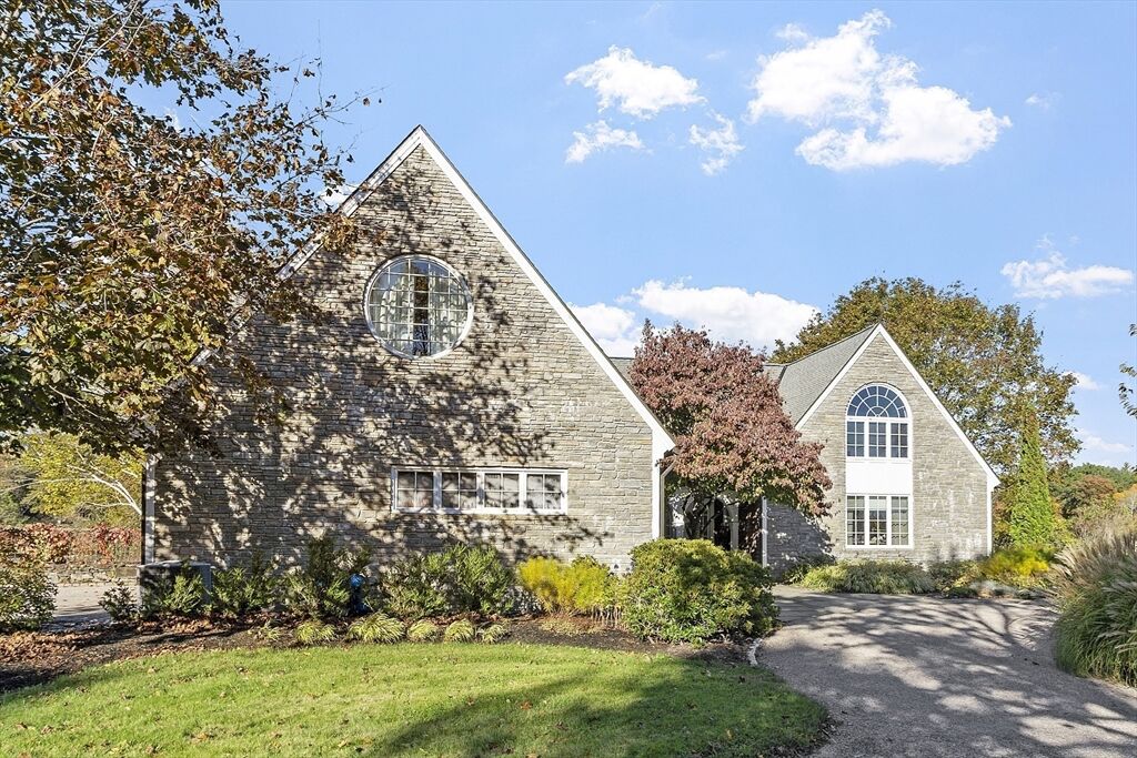 Property Photo:  1409 Monument St  MA 01742 