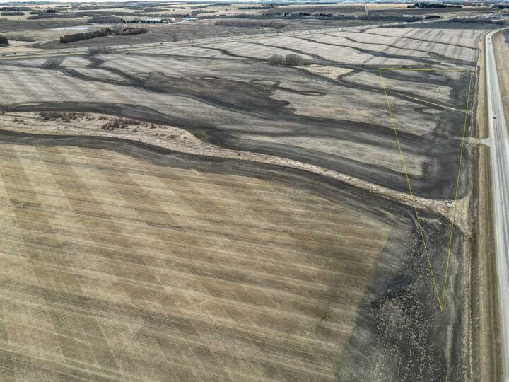 Photo de la propriété:  Highway 2A  AB T4G 0A4 