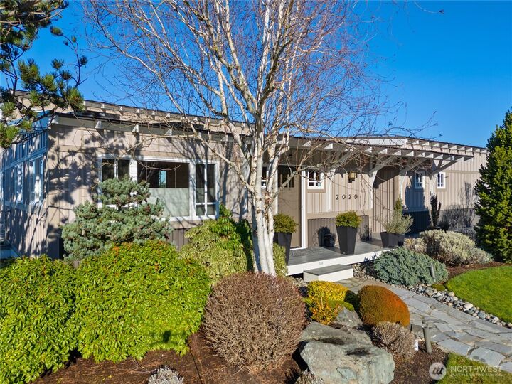 Property Photo:  2020  Kansas Avenue  WA 98221 