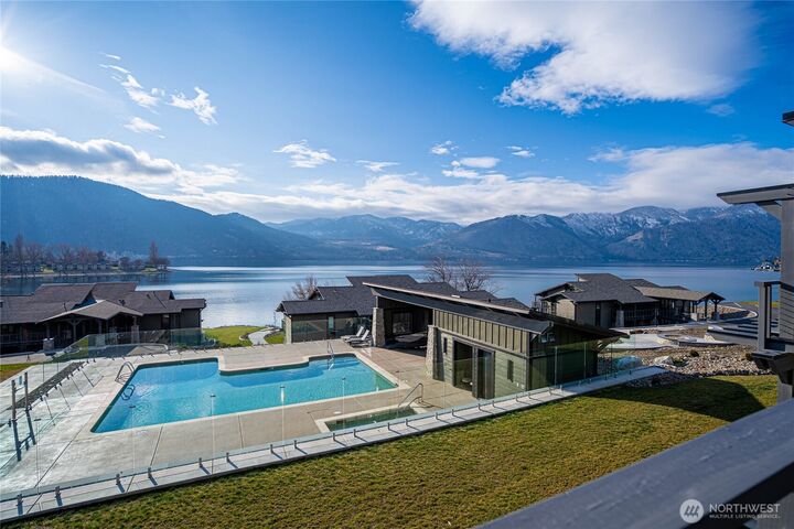 Property Photo:  1  Yacinde Court F3  WA 98831 