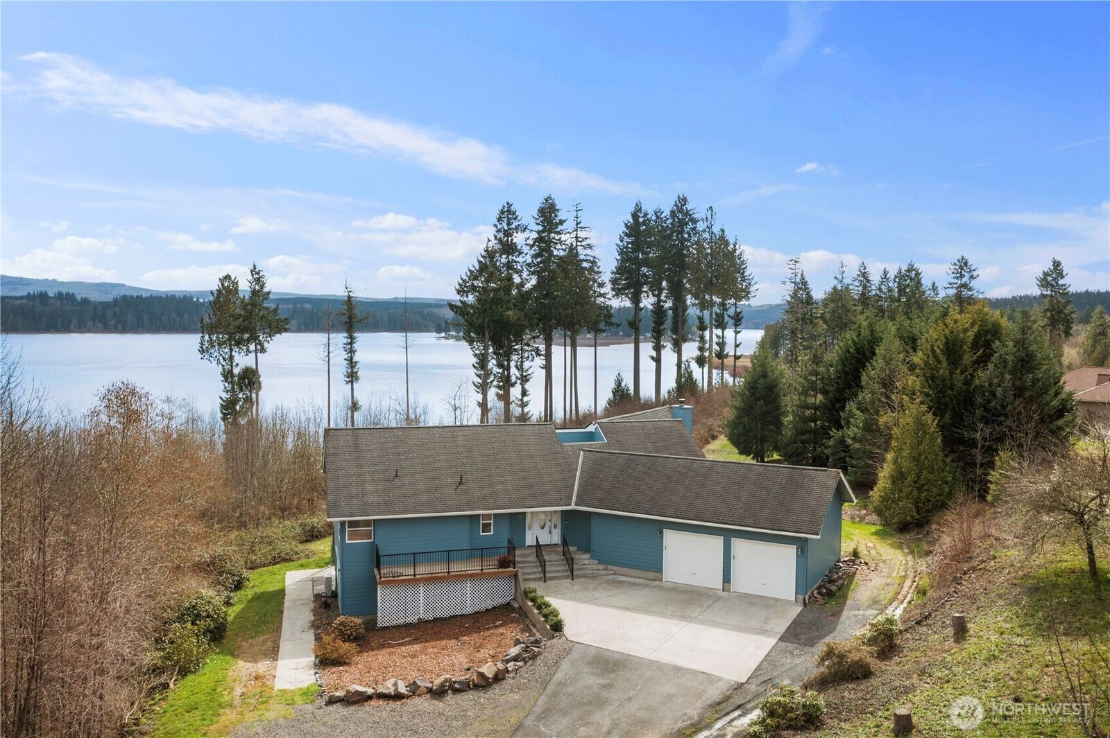 Property Photo:  211  Basswood Drive  WA 98645 