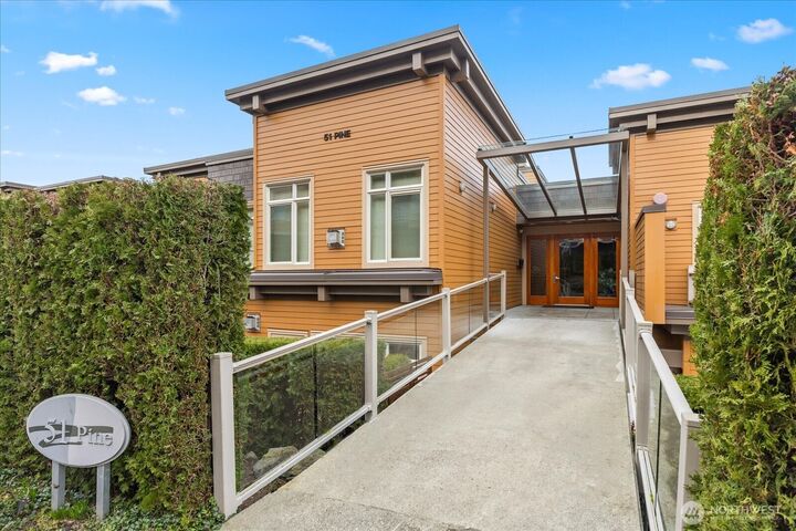 Property Photo:  51  Pine Street 201  WA 98020 