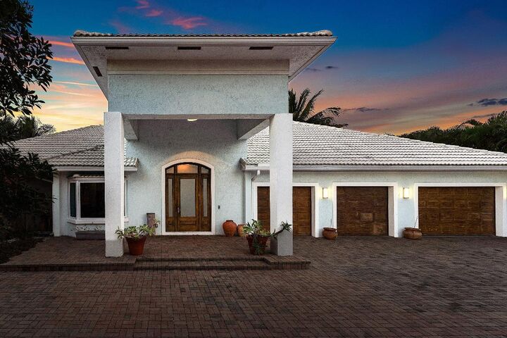 Property Photo: 2311 NE 47th Street FL 33064