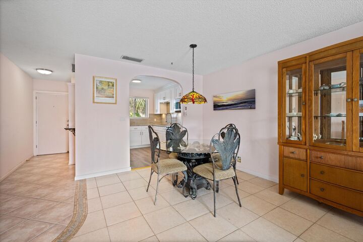 Property Photo:  421 S Lakeside Drive 10  FL 33460 