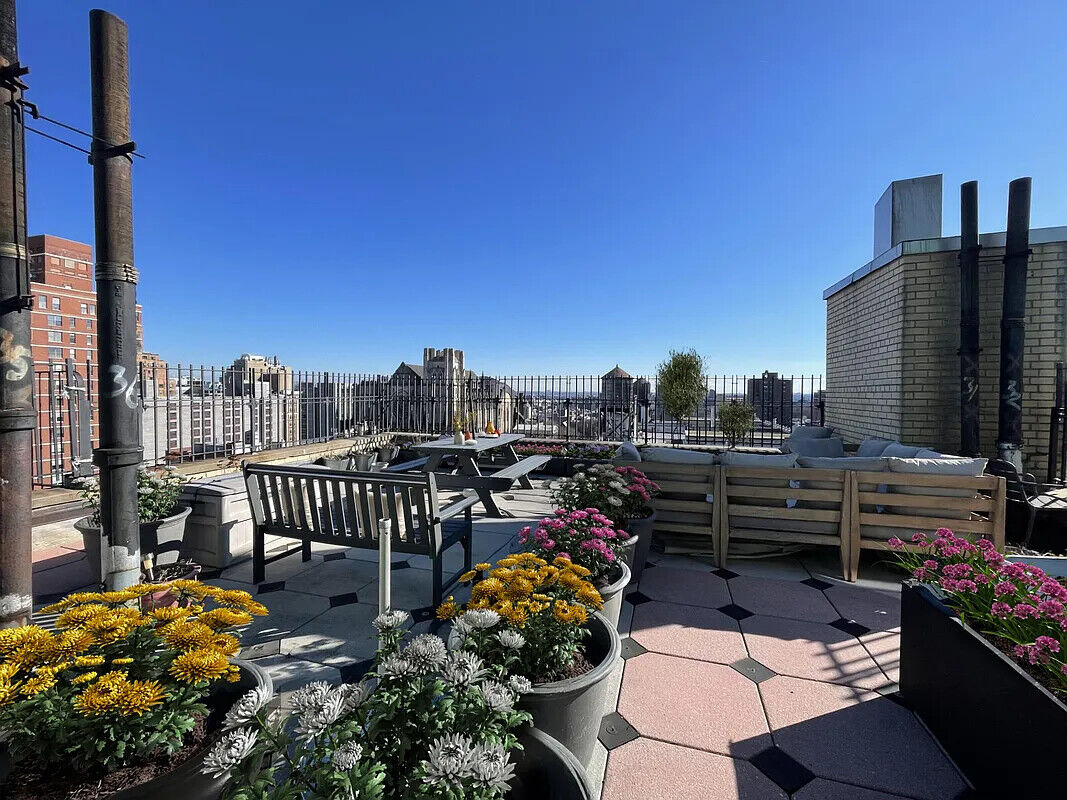 Property Photo:  535 W 110th Street 15B  NY 10025 