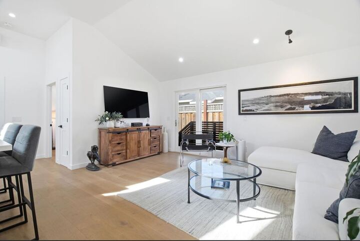 Property Photo:  1510 Jasmine Street  CA 94402 