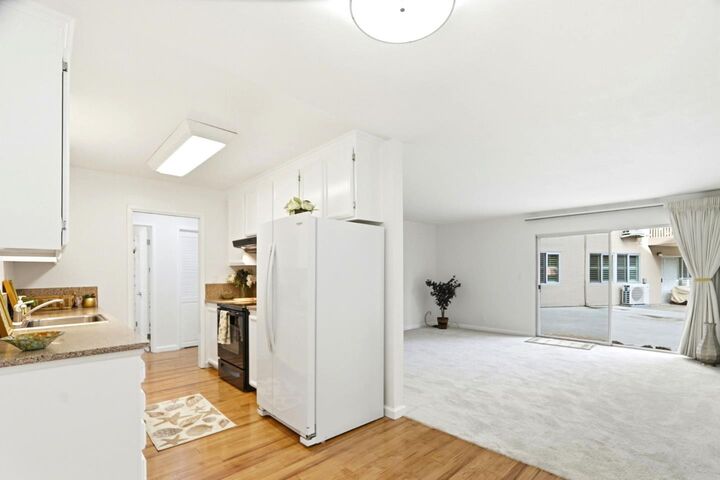 Property Photo:  150 West Edith Avenue 13  CA 94022 