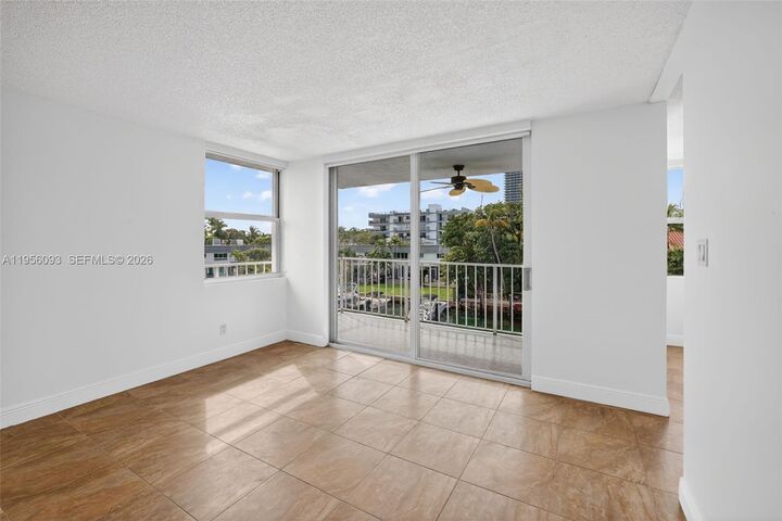 Property Photo:  16565 NE 26th Ave 3F  FL 33160 