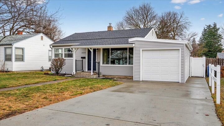 Property Photo:  5624 N Lindeke St  WA 99205 