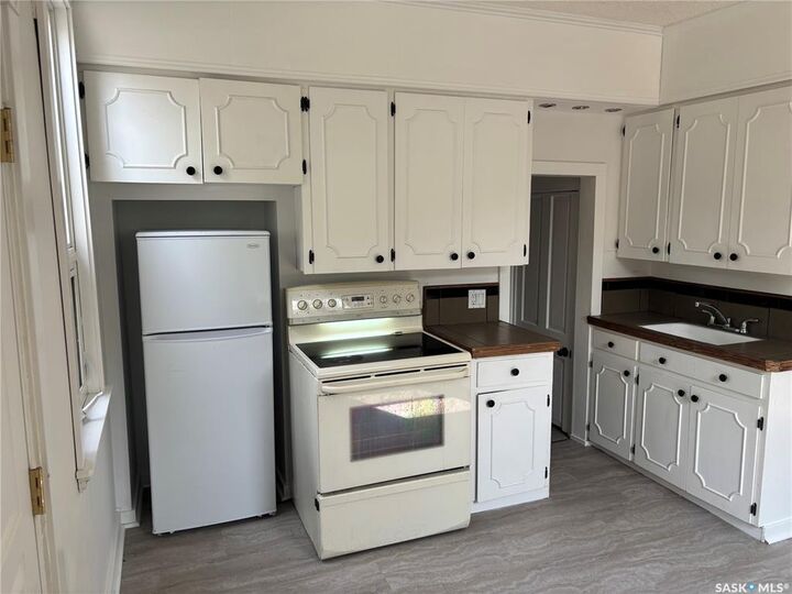 Property Photo: 50 Assiniboia Avenue SK S3N 1N6