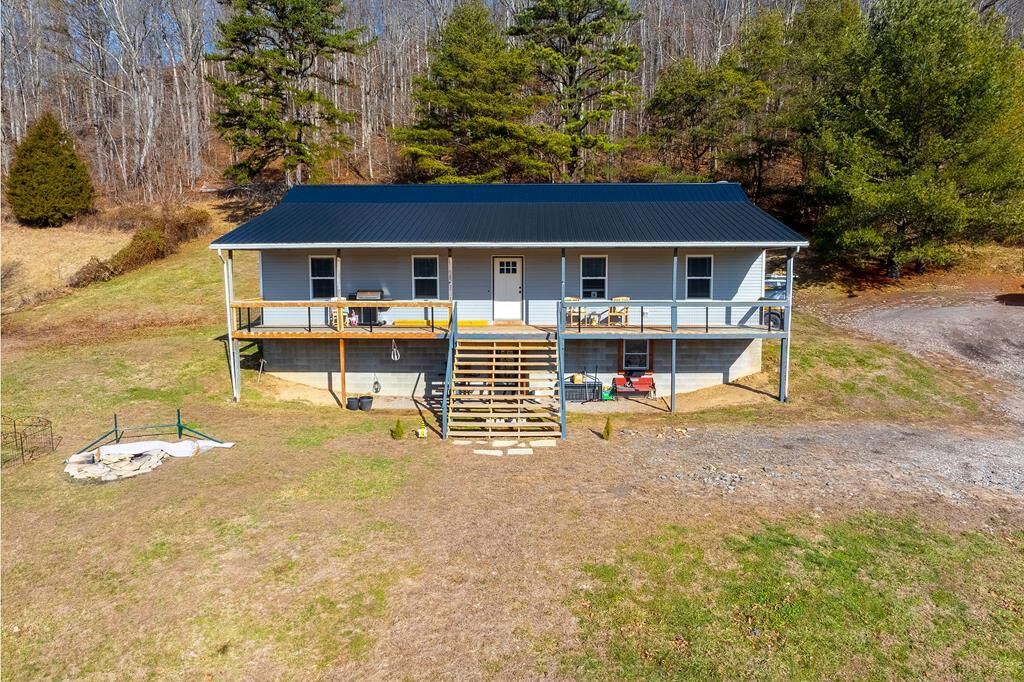 Property Photo:  20980 Big Pine Road  OH 43135 