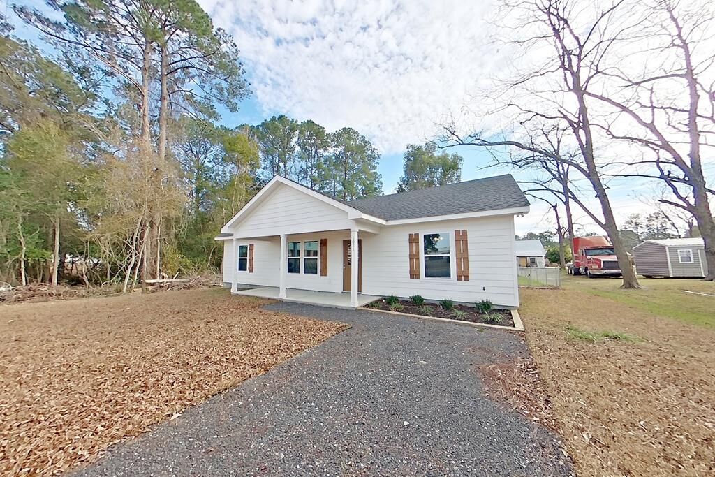 Property Photo:  1021 NW 11th Ave  GA 31768 
