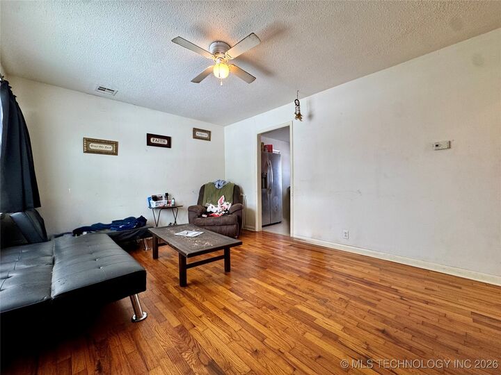 Property Photo:  435 S Maple Street  OK 74048 