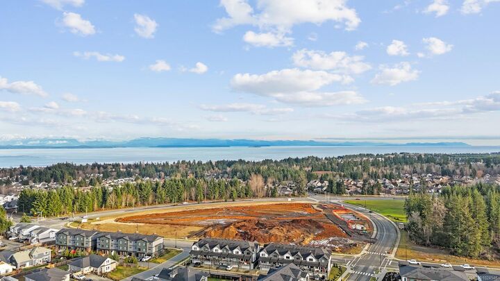 Property Photo: 755 Salmonberry St BC V9H 0G1