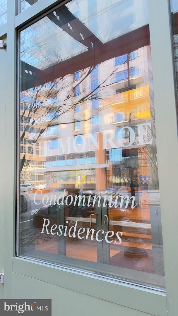 Property Photo:  3625 10th Street N 703  VA 22201 