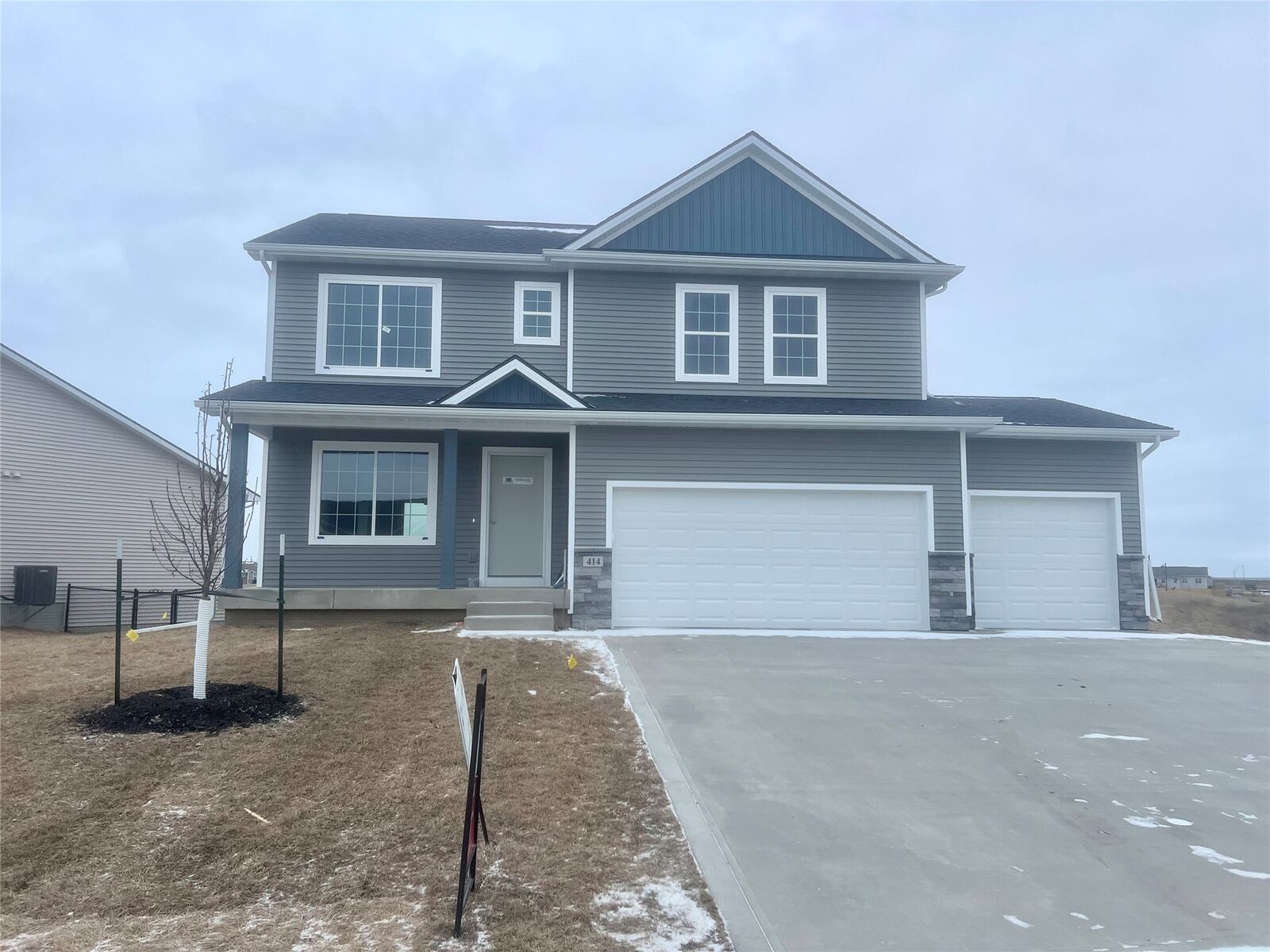 Property Photo:  414 NE Madison Avenue  IA 50073 