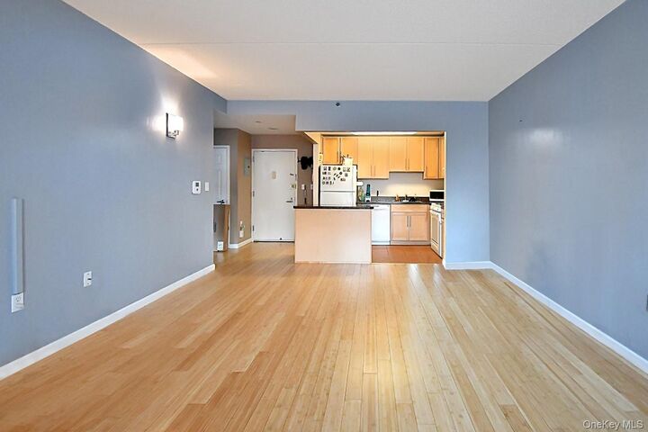 Property Photo:  837 Washington Avenue 3B  NY 10451 
