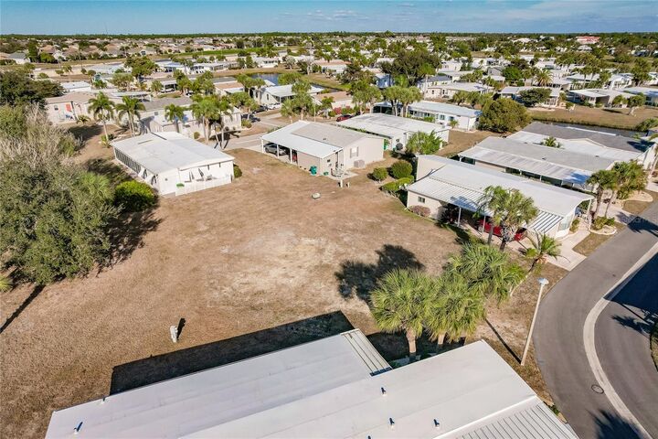 Property Photo: 2100 Kings Highway 1092 FL 33980