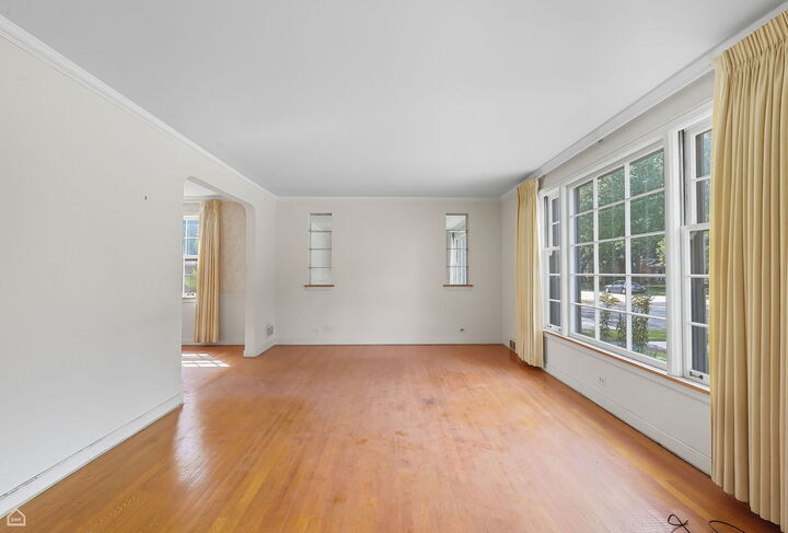 Property Photo: 8301 Karlov Avenue IL 60076