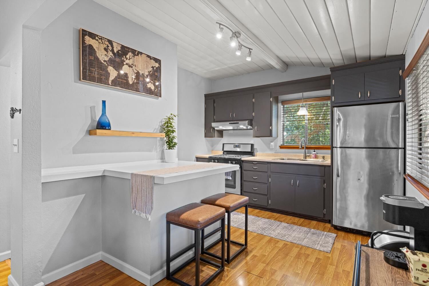 Property Photo: 3220 Naomi Way CA 95667